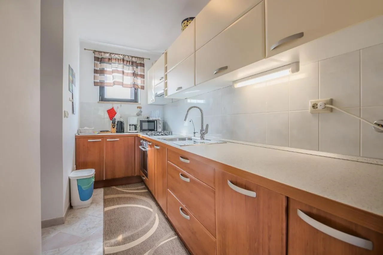 Apartments Kantun Njivice