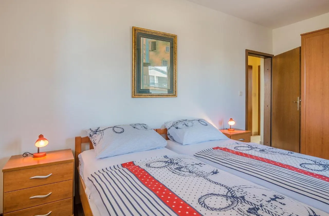 Apartments Kantun Njivice 0*,  Croatia