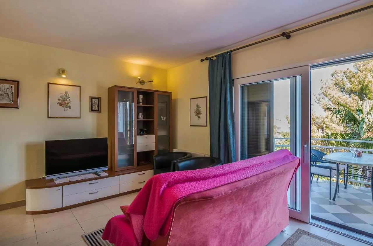 Apartments Kantun Njivice Croatia