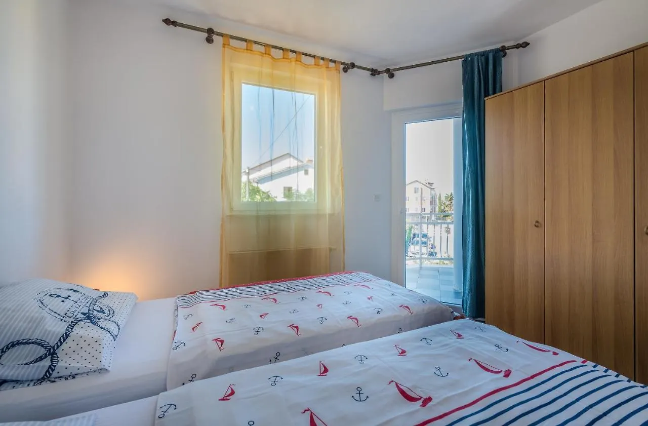 Apartments Kantun Njivice Croatia