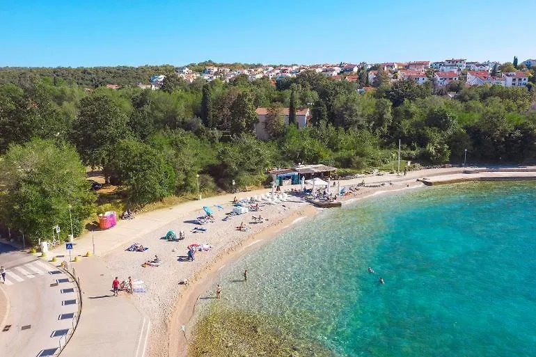 Apartments Kantun Njivice